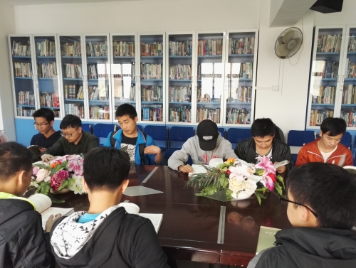 10031413班团日活动现场